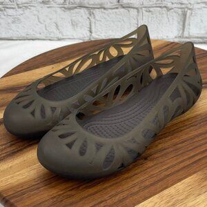 Crocs Adrina III Womens Sz. 6 Closed Toe Slip On Brown Jelly Flats 14936